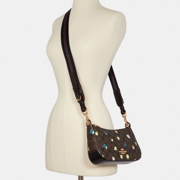 Coach 
Jes Baguette In Signature Canvas With Vintage Mini Rose Print - Picture 9 of 10